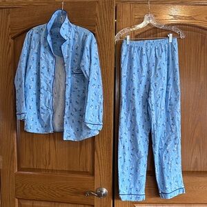 Women Pajamas with Fun Print
Washed 
Never worn
Size small